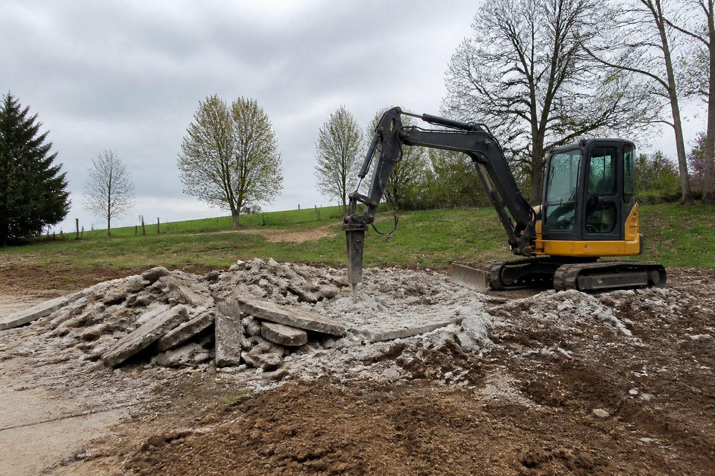 Residential demolition and concrete removal by Hoskins Digging in Harlan County Residential demolition and concrete removal by Hoskins Digging in Harlan County